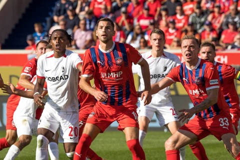 Football match, from left to right Junior ADAMU SC Freiburg, Marvin PIERINGER 1. FC Heidenheim,