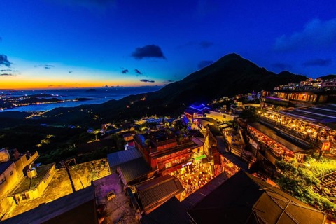 Night view of Mt.. Shooting Location: Taiwan, Taipei