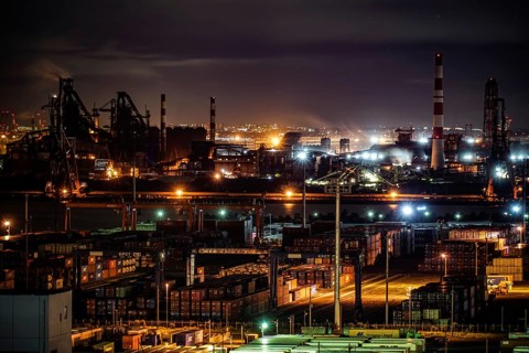 Factory night view of the Keihin region (taken from Kawasaki Marien). Shooting Location: Kawasaki