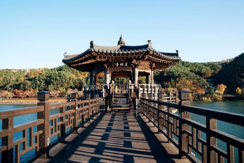 Woryeonggyo Bridge on Nakdong river in Andong, Korea