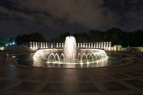 WASHINGTON, USA, AUGUST 12, 2022, Fountain at World War II memorial at night in Washington, USA,