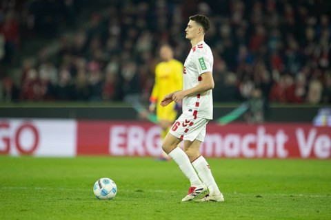 BEAUTIFUL SPORTS/ (DFL/DFB REGULATIONS PROHIBIT ANY USE OF PHOTOGRAPHS AS IMAGE SEQUENCES AND/OR