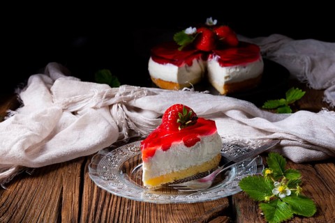 Delicious strawberry cream cheese tart with sponge base