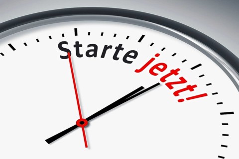 Eine Uhr mit Text starte jetzt!