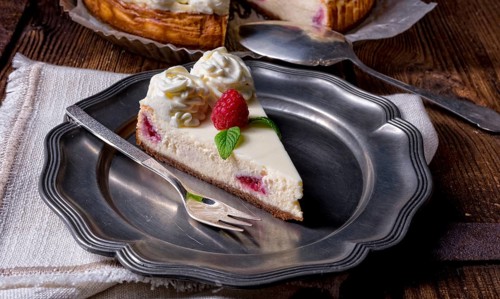 Fresh and delicious raspberry cream pie