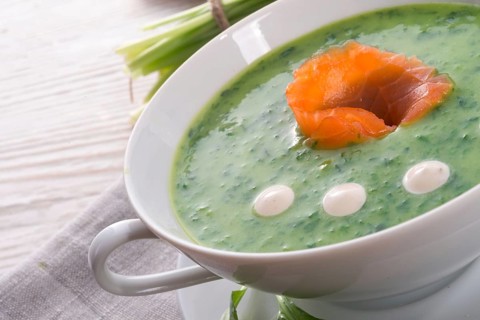 Bear allium soup with smoking salmon
