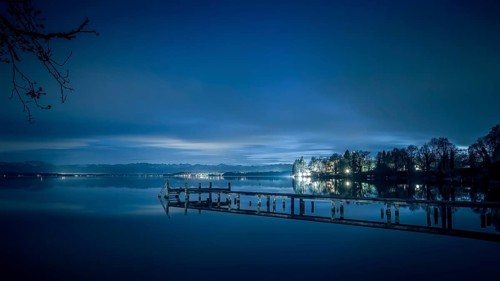 An image of the Starnberg Lake by nigth