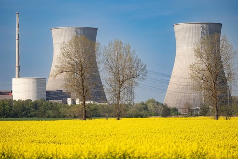 The two large cooling towers of the former Gundremmingen nuclear power plant, in the foreground a