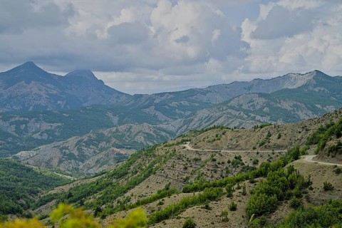 Hotova Dangell national park main road. It is a rough roundcourse which becomes very dangerous in