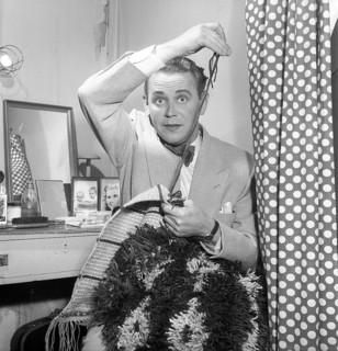 Max Hansen 1953 Danish actor, singer and performer. Appeared in many revues and films in Sweden.
