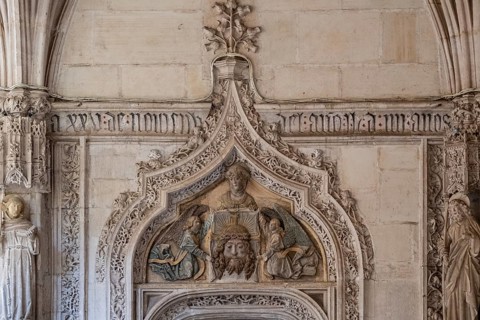 La Verónica, bajorrelieve de alabastro policromado, claustro, Monasterio de San Juan de los Reyes,