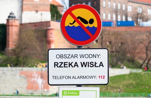 Krakow, Poland, March 23, 2024, No swimming warning at the Krakow Wisla River water area, Europe