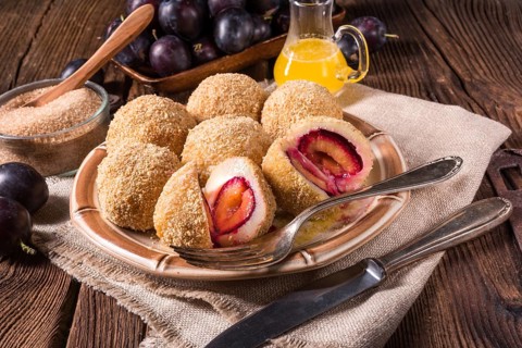 Plum dumplings