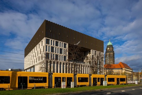 The Stadtforum will be built on Ferdinandplatz by 2025. The two divisions of Urban Development,