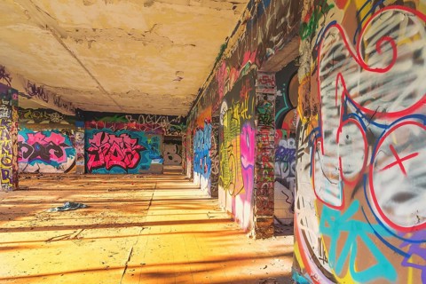 Abandoned building with graffiti walls and crumbling plaster, Dortmund-Hafen railway depot, Lost