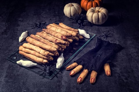 Halloween biscuit finger and cake coffin