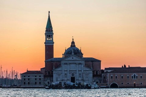 Morgenrot vor Sonnenaufgang, Basilika San Giorgio Maggiore, Venedig, Italien