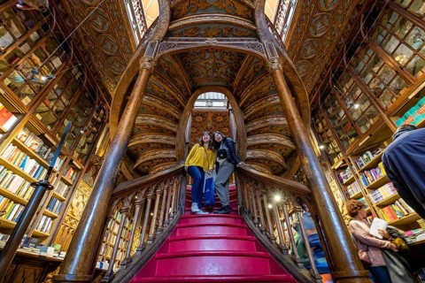 Librería Lello (Livraria Lello), también conocida como Librería Lello e Irmão (Livraria Lello e