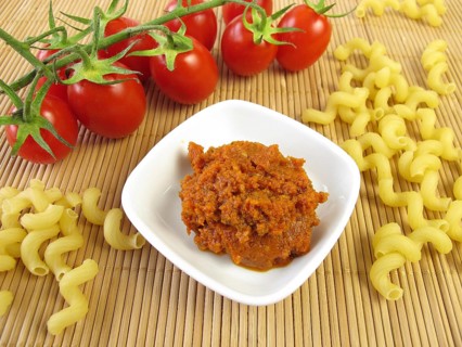 Pasta and rores pesto
