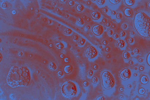 Air bubbles inside water base form patterns