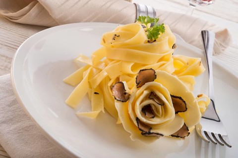 Tagliatelle with summer truffle