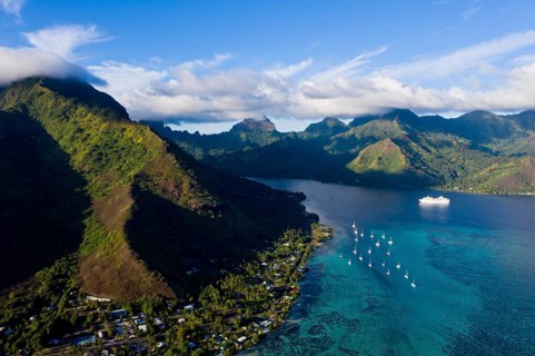 View of Opunohu Bay, Moorea, French Polynesia, Oceania