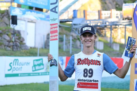 Hannes Landerer (SV Innsbruck Bergisel/Austria) had a good laugh after his opening victory at the