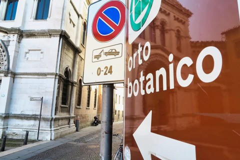 Street sign on street in city, in sant antonio prato della valle, padova, padua italy