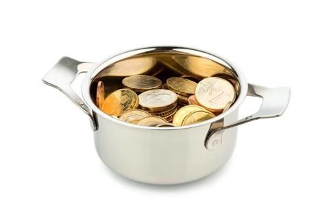 A cooking pot half-filled with euro coins, symbolising national debt and financial needs