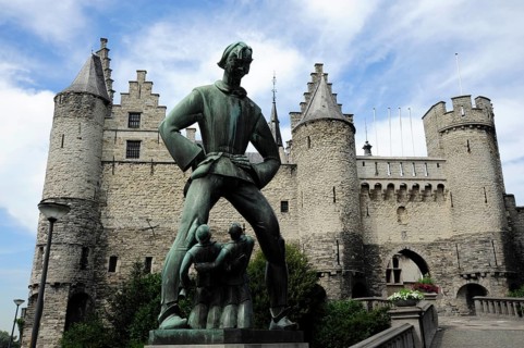 Long Wapper monument in front of the museum, Het Steen Castle, Antwerp, Anvers, Flanders, Belgium,