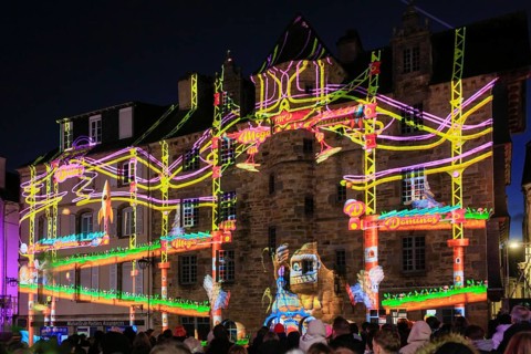 Projections on the façade of the Maison de la Duchesse Anne, light show at the turn of the year in