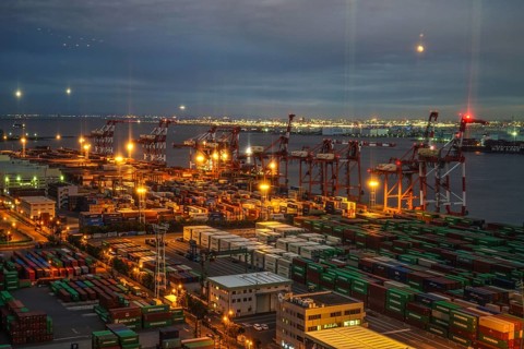 Night view of Odaiba, Tokyo Container Terminal. Shooting Location: Tokyo metropolitan area