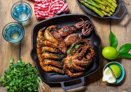 Food, Food, Grilled spimps, squids and octopus in cast iron grill pan