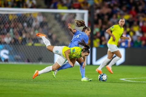 BRISBANE, AUSTRALIA, JULY 29: LUANA of Brazil and Sandie Toletti of France compete as Brazil plays