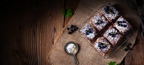 Polish tin cake with fruit and folds