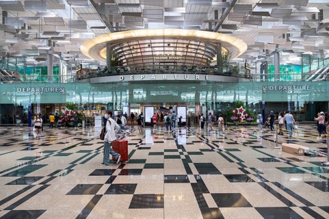 31.07.2023, Singapore, Republic of Singapore, Asia, Interior view of the modern Terminal 3 with air