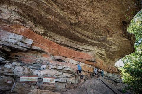 Aboriginal rock carvings, Kadadu National Park, Ubirr, or Obiri Rock, Northern Territory,
