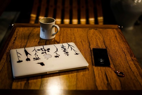 Laptop and smartphone. Shooting Location: Tokyo metropolitan area