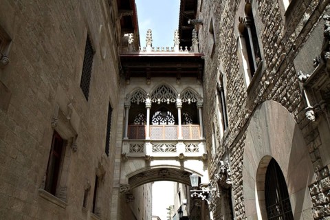 Gothic Bridge, Carrer del Bisbe Irurita, Barri Gotic, Barcelona, Spain Barcelona, Spain, Europe