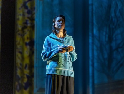 Replay by Yael Ronen at the Schaubühne in Berlin. In 1988, an opera singer from the GDR stays in