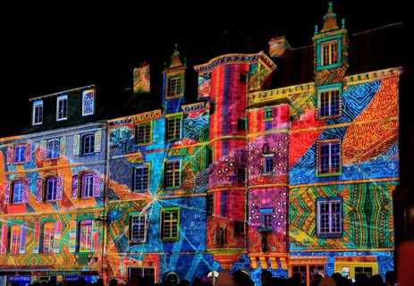 Projections on the façade of the Maison de la Duchesse Anne, light show at the turn of the year in