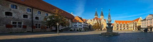 Altstadtmarkt, the central square of the old town centre, traditional island, panorama,