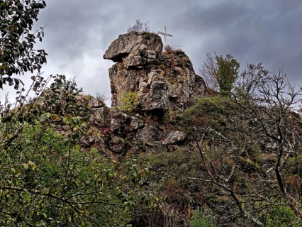 Quartzite rocks of the Hunolstein castle ruins, municipality of Morbach, Hunsrück,
