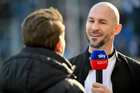 Coach Christian Ilzer TSG 1899 Hoffenheim Portrait in interview Microphone Microphone Logo SKY with