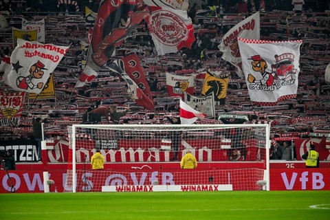 Cannstatter Kurve, VfB Stuttgart, fan block, fans, fan curve, flags, flags, atmosphere,