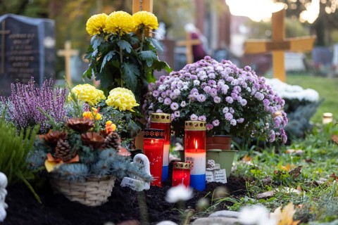 All Saints' Day at the Bergfriedhof cemetery in Stuttgart. Catholics commemorate their deceased