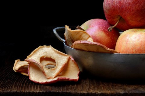 Apples and dried apple rings, dried fruit