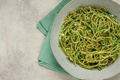 Spaghetti with pesto sauce, homemade, no people