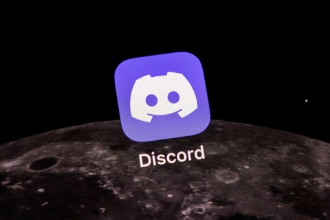 Discord application app for instant messaging, chat, voice conferencing and video conferencing on