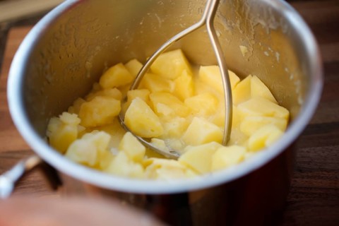 Swabian cuisine, preparation of beef roulade with pine nuts, making mashed potatoes, potato masher,